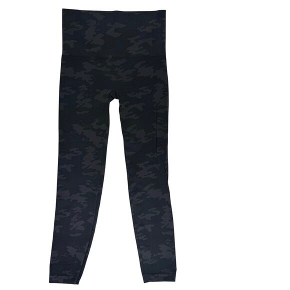 Spanx Look at Me Now Black Camo Leggings Women’s Large High Rise Shaping - Picture 3 of 6